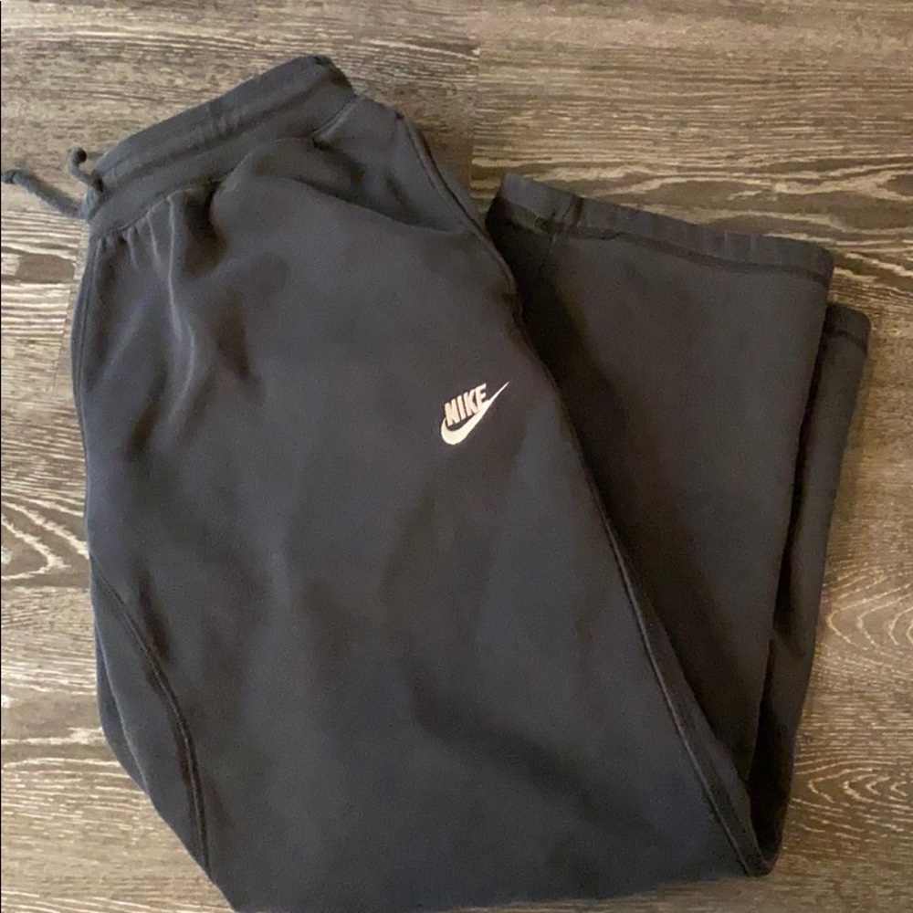 NIKE SWEATPANTS